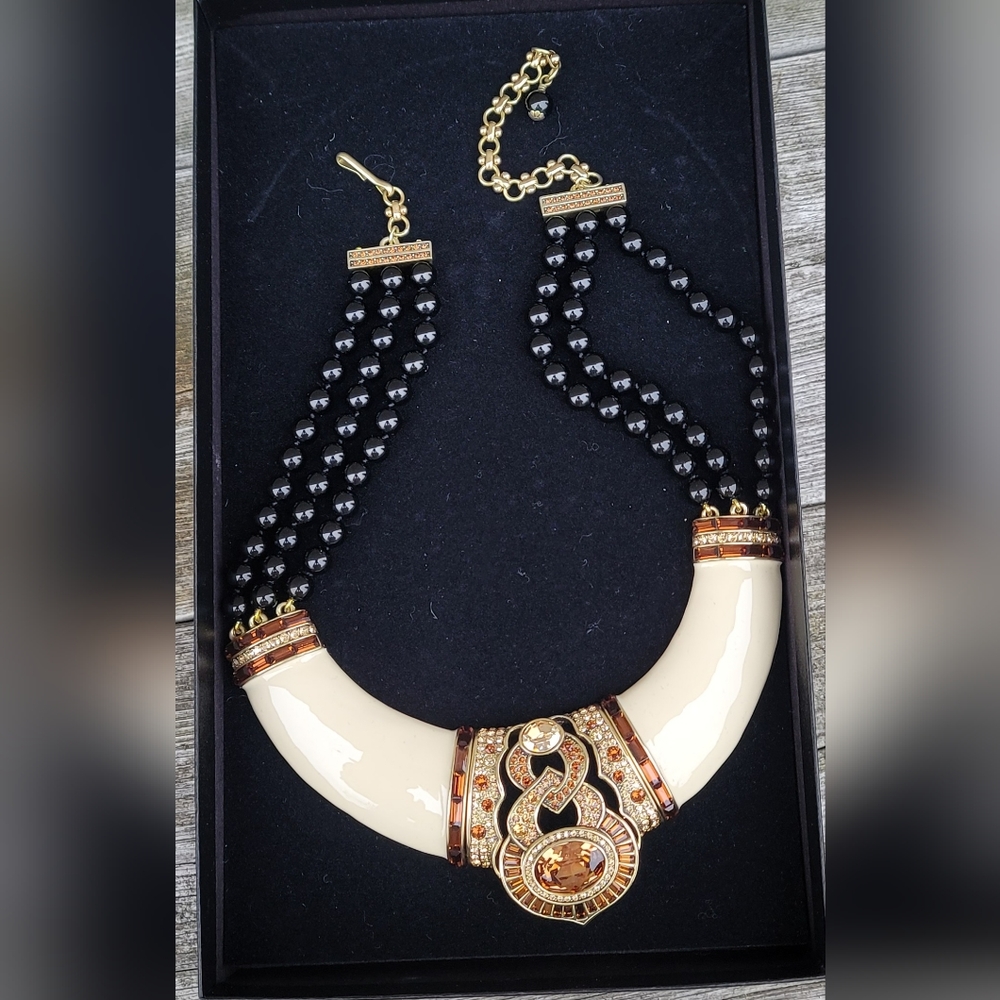 Heidi Daus Necklace Signature Accent Bib Necklace in Cream